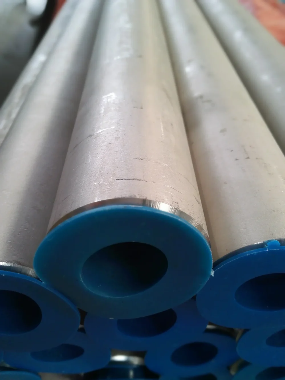 Seamless Hastelloy C22 Pipe with High-quality Plastic Pipe Plug
