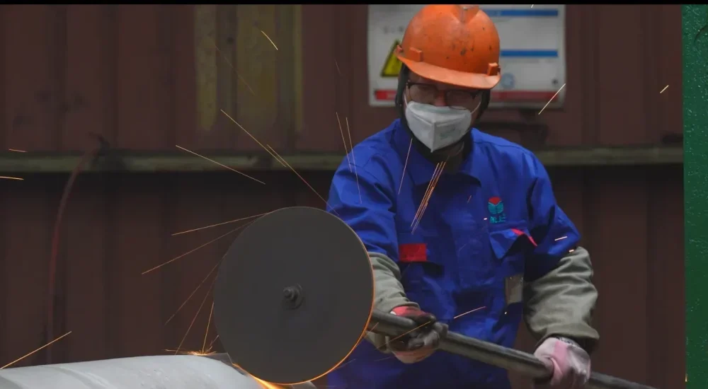 Manual polishing of the pipes